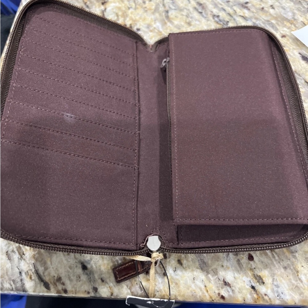 Kenneth Cole Brown Croc-Embossed Wallet - Picture 2 of 5